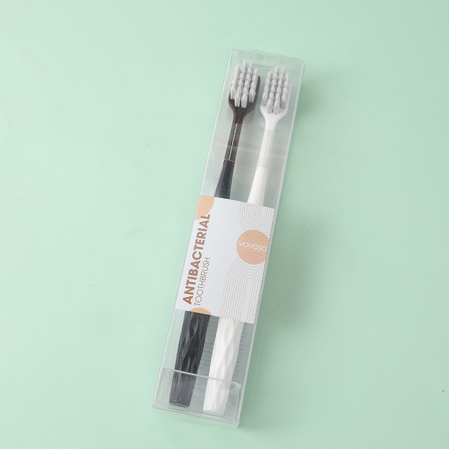 2 brosses-a-dents-antibacteriennes-pack-de-2-noir-and-blanc et marron