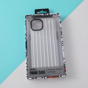 une coque-de-protection-antichoc-pour-iphone-13